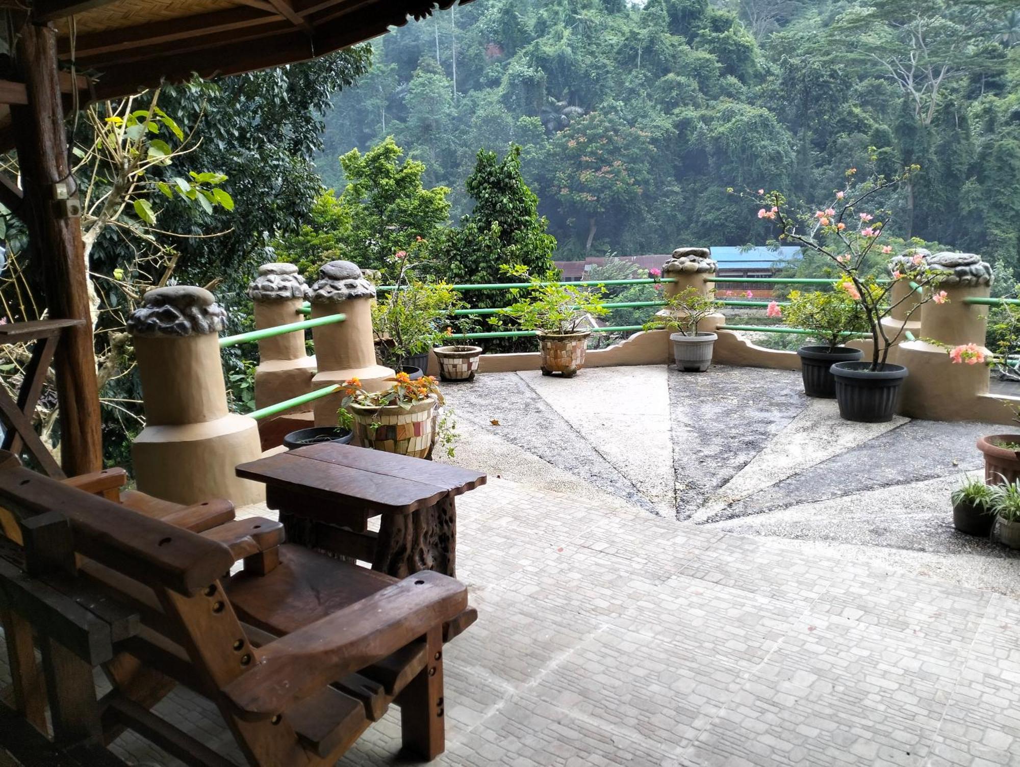 Junia Guesthouse Bukit Lawang Exterior foto