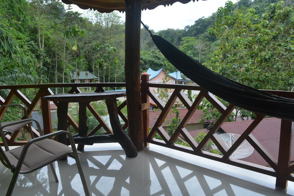 Junia Guesthouse Bukit Lawang Exterior foto